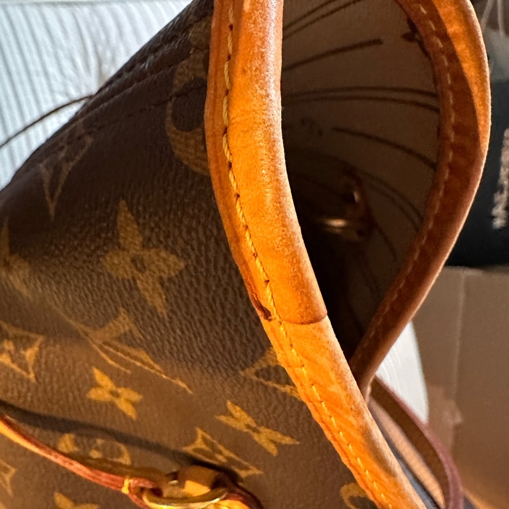 Louis Vuitton Classic Brown Monogram 𝙉𝙚𝙫𝙚𝙧𝙛𝙪𝙡𝙡  Tote 𝙂𝙈 𝙂𝙤𝙤𝙙 𝘾𝙤𝙣𝙙𝙞𝙩𝙞𝙤𝙣 - Picture 7 of 16